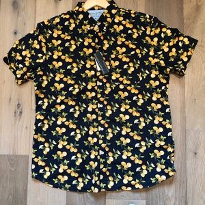 Men’s Banana Republic XL Slim Fit Button Down Shirt in 100% Cotton NWT.